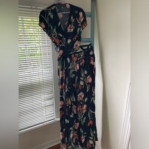 Matching cute Hawaiian flower set!